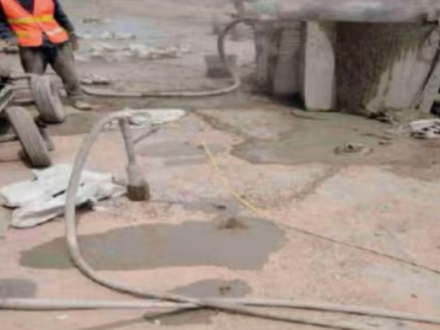 拜城水泥混凝土路面板底注浆技术 路面脱空注浆整治方案